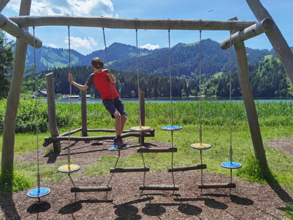 Im Spitzingsee baden und gleichzeitig an einen tollen Spielplatz? Hier geht das!