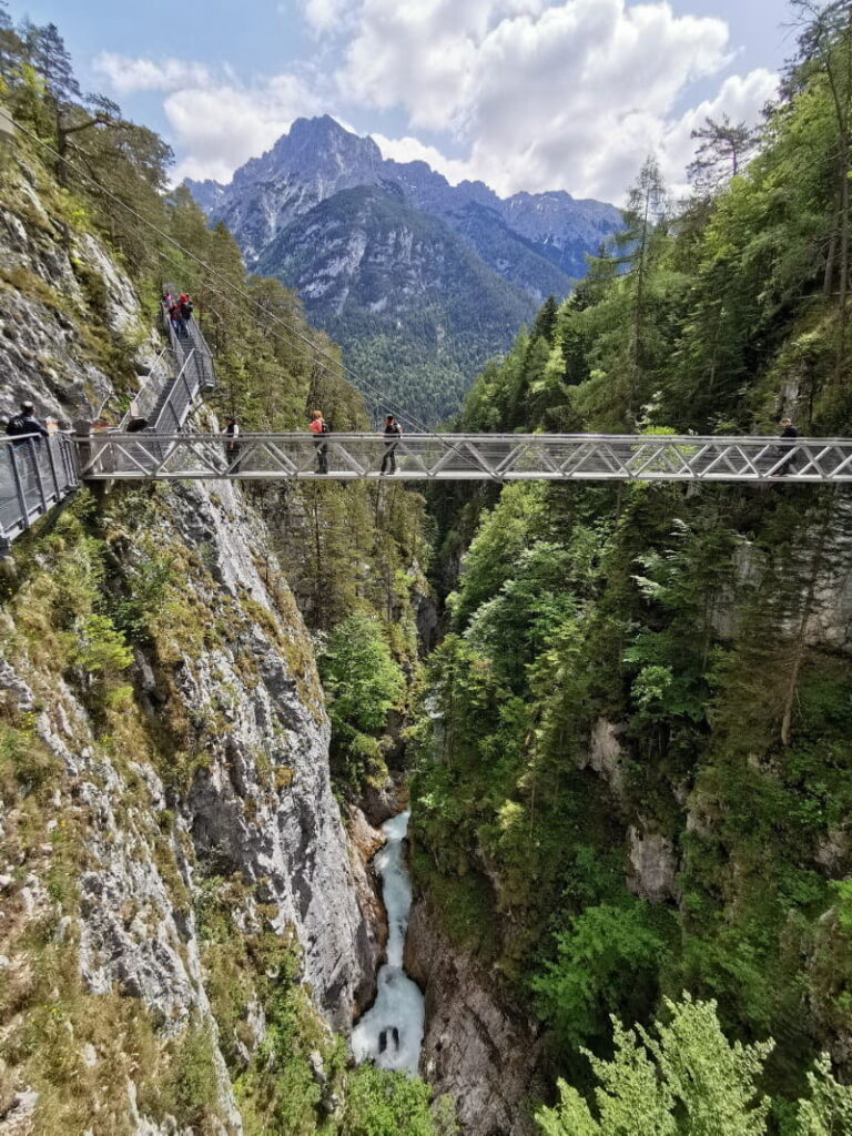 Außergewöhnliche Ausflugsziele Bayern - die Leutaschklamm mit der Panoramabrücke