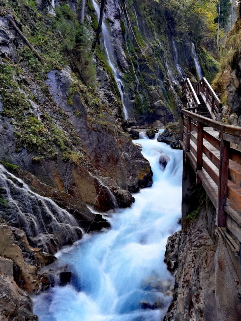 Ausflugsziele Bayern mit leichter Wanderung: Die Wimbachklamm