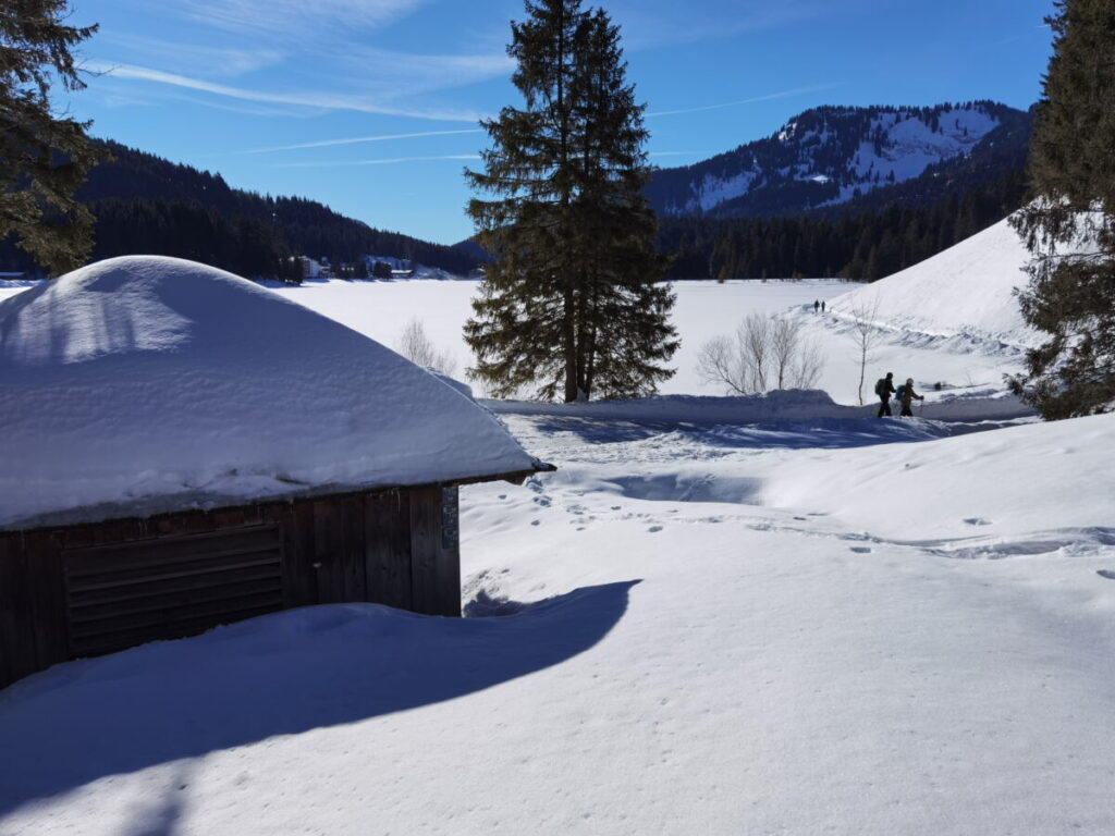 Direkt am See um den Spitzingsee winterwandern